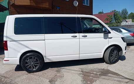Volkswagen Caravelle T6 рестайлинг, 2016 год, 2 100 000 рублей, 6 фотография