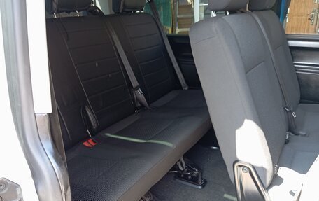 Volkswagen Caravelle T6 рестайлинг, 2016 год, 2 100 000 рублей, 15 фотография