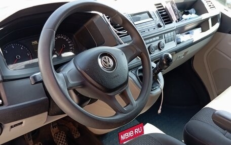 Volkswagen Caravelle T6 рестайлинг, 2016 год, 2 100 000 рублей, 9 фотография