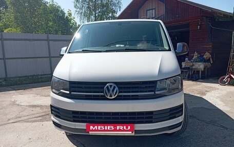 Volkswagen Caravelle T6 рестайлинг, 2016 год, 2 100 000 рублей, 7 фотография