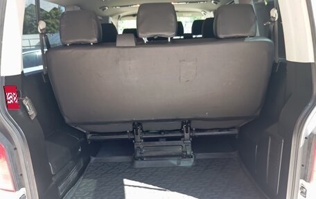 Volkswagen Caravelle T6 рестайлинг, 2016 год, 2 100 000 рублей, 16 фотография