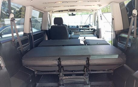 Volkswagen Caravelle T6 рестайлинг, 2016 год, 2 100 000 рублей, 19 фотография