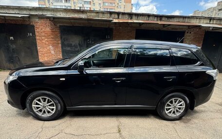 Mitsubishi Outlander III рестайлинг 3, 2013 год, 1 290 000 рублей, 7 фотография