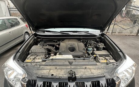Toyota Land Cruiser Prado 150 рестайлинг 2, 2016 год, 4 100 000 рублей, 13 фотография