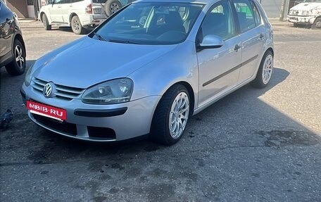 Volkswagen Golf V, 2004 год, 655 000 рублей, 2 фотография