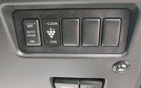 Nissan Serena IV, 2010 год, 1 100 000 рублей, 9 фотография