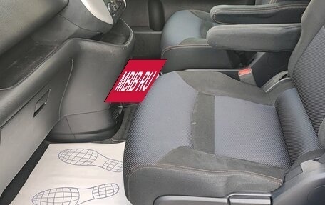 Nissan Serena IV, 2010 год, 1 100 000 рублей, 13 фотография