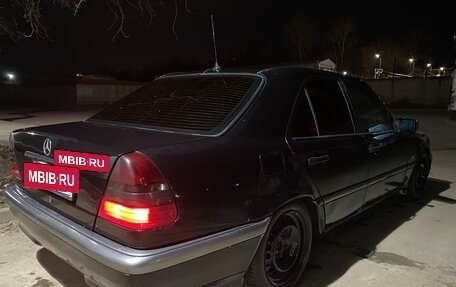Mercedes-Benz C-Класс, 1997 год, 300 000 рублей, 2 фотография
