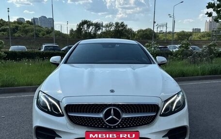 Mercedes-Benz E-Класс, 2019 год, 4 300 000 рублей, 2 фотография