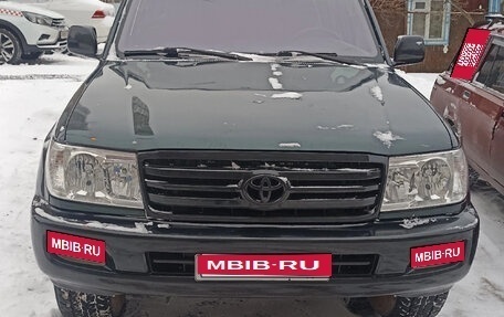 Toyota Land Cruiser 100 рестайлинг 2, 2005 год, 2 080 000 рублей, 1 фотография