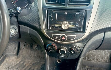 Hyundai Solaris II рестайлинг, 2013 год, 520 000 рублей, 9 фотография