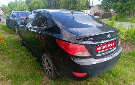 Hyundai Solaris II рестайлинг, 2013 год, 520 000 рублей, 2 фотография