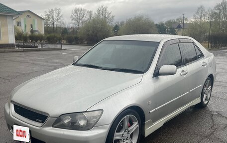 Toyota Altezza, 2001 год, 810 000 рублей, 2 фотография