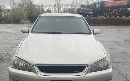 Toyota Altezza, 2001 год, 810 000 рублей, 4 фотография