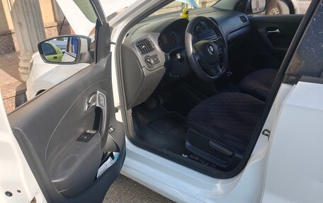 Volkswagen Polo VI (EU Market), 2018 год, 1 050 000 рублей, 6 фотография