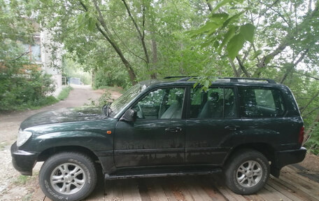 Toyota Land Cruiser 100 рестайлинг 2, 2005 год, 2 080 000 рублей, 5 фотография