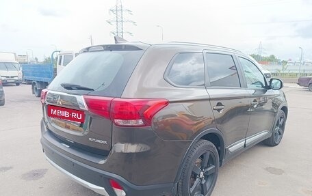 Mitsubishi Outlander III рестайлинг 3, 2018 год, 1 800 000 рублей, 5 фотография