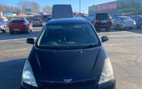 Toyota Wish II, 2005 год, 750 000 рублей, 2 фотография