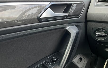 Volkswagen Tiguan II, 2018 год, 2 498 500 рублей, 23 фотография