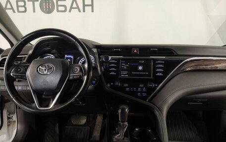 Toyota Camry, 2020 год, 2 699 000 рублей, 9 фотография