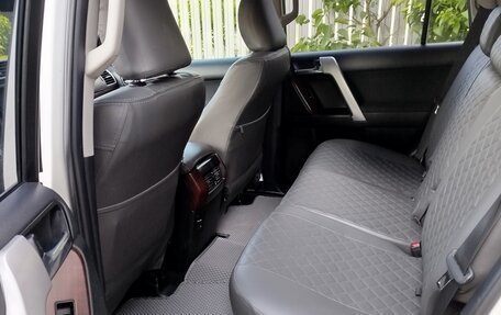 Toyota Land Cruiser Prado 150 рестайлинг 2, 2015 год, 3 200 000 рублей, 3 фотография