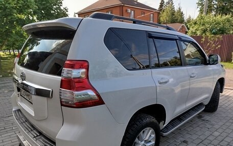 Toyota Land Cruiser Prado 150 рестайлинг 2, 2015 год, 3 200 000 рублей, 5 фотография