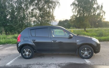 Renault Sandero I, 2013 год, 480 000 рублей, 2 фотография