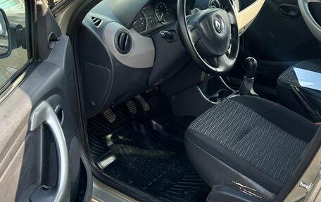 Renault Sandero I, 2013 год, 580 000 рублей, 2 фотография