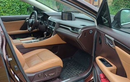 Lexus RX IV рестайлинг, 2016 год, 4 100 000 рублей, 5 фотография
