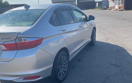 Honda Grace I, 2015 год, 990 000 рублей, 2 фотография