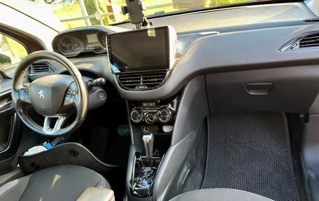 Peugeot 208 II, 2013 год, 550 000 рублей, 10 фотография