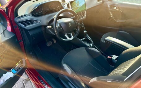 Peugeot 208 II, 2013 год, 550 000 рублей, 11 фотография
