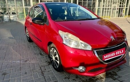 Peugeot 208 II, 2013 год, 550 000 рублей, 2 фотография