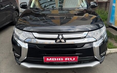 Mitsubishi Outlander III рестайлинг 3, 2018 год, 2 280 000 рублей, 1 фотография