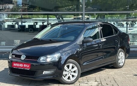 Volkswagen Polo VI (EU Market), 2013 год, 829 000 рублей, 1 фотография