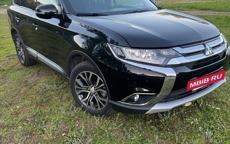 Mitsubishi Outlander III рестайлинг 3, 2018 год, 2 280 000 рублей, 3 фотография