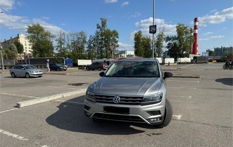 Volkswagen Tiguan II, 2020 год, 2 850 000 рублей, 1 фотография