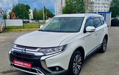 Mitsubishi Outlander III рестайлинг 3, 2019 год, 3 600 000 рублей, 1 фотография