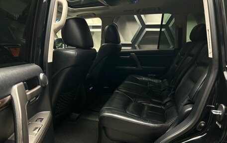 Toyota Land Cruiser 200, 2011 год, 2 990 000 рублей, 8 фотография
