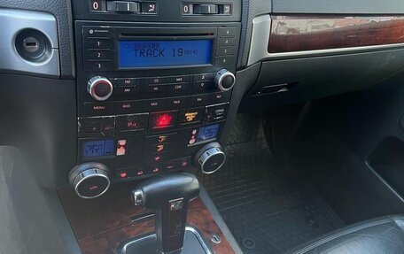 Volkswagen Touareg III, 2003 год, 600 000 рублей, 3 фотография