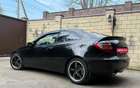 Mercedes-Benz C-Класс, 2005 год, 560 000 рублей, 4 фотография
