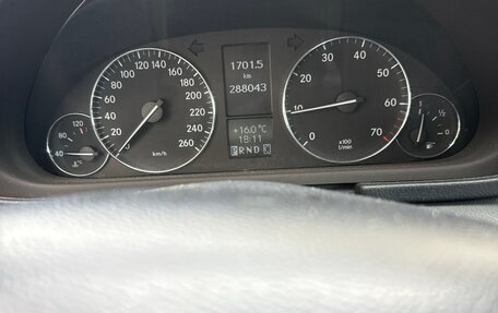 Mercedes-Benz C-Класс, 2005 год, 560 000 рублей, 10 фотография