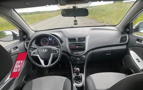 Hyundai Solaris II рестайлинг, 2011 год, 630 000 рублей, 5 фотография