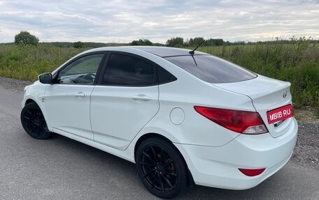 Hyundai Solaris II рестайлинг, 2011 год, 630 000 рублей, 9 фотография