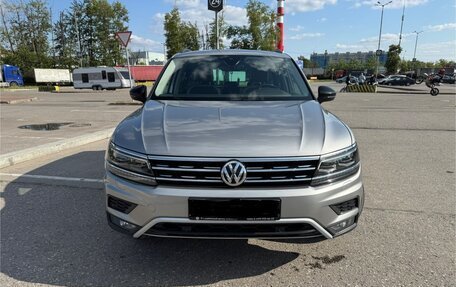 Volkswagen Tiguan II, 2020 год, 2 850 000 рублей, 2 фотография