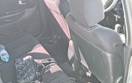 Mazda 323, 2001 год, 210 000 рублей, 11 фотография