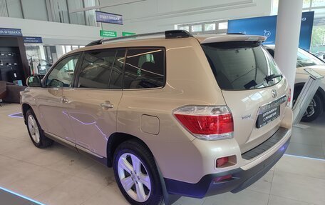 Toyota Highlander III, 2011 год, 2 095 000 рублей, 3 фотография