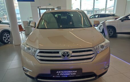 Toyota Highlander III, 2011 год, 2 095 000 рублей, 8 фотография