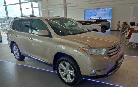 Toyota Highlander III, 2011 год, 2 095 000 рублей, 7 фотография