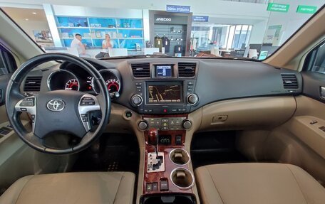 Toyota Highlander III, 2011 год, 2 095 000 рублей, 11 фотография
